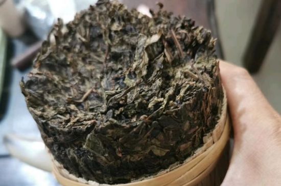 黑茶調(diào)理婦科病，女人喝黑茶好處太多了！