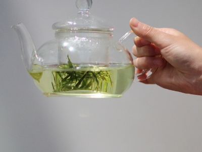 喝茶的好處和壞處分別是什么，長期喝茶有什么危害？