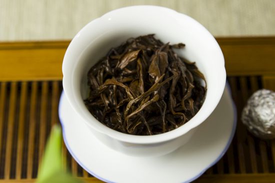 干吃茶葉致癌嗎，長期吃干茶葉的危害