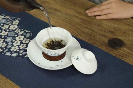 各類茶的注水方式，不同的茶泡茶時(shí)怎么注水