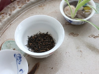 喝茶的好處和壞處分別是什么，長期喝茶有什么危害？