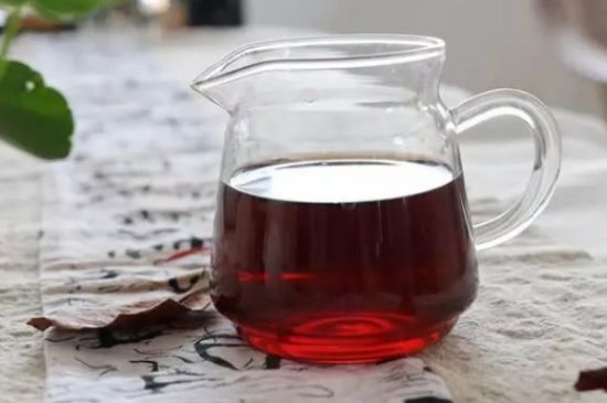 黑茶調(diào)理婦科病，女人喝黑茶好處太多了！