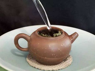 鐵觀音的泡法，水溫100°C最佳第一泡不能喝