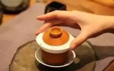 三才蓋碗的正確拿法，三才蓋碗抓碗法圖解