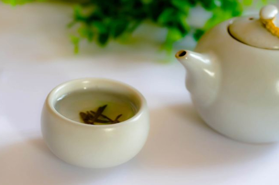 綠茶碧螺春怎么泡簡易步驟，沖泡碧螺春的十二步驟口訣