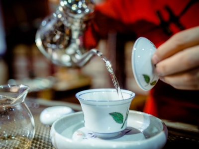 千萬別做兼職茶藝師，女人學(xué)茶藝好嗎？