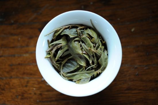 干吃茶葉致癌嗎，長期吃干茶葉的危害