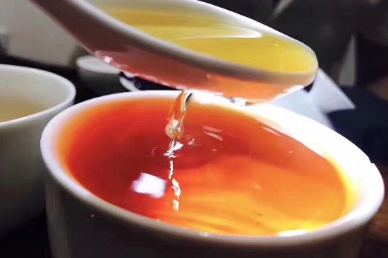 女人喝肉桂紅茶有什么好處，肉桂加紅茶的功效與作用