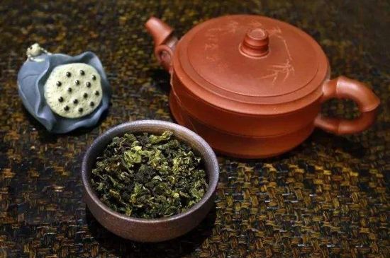 泡大紅袍、肉桂和水仙可以用一個紫砂壺嗎，可以摻一起沖泡么？