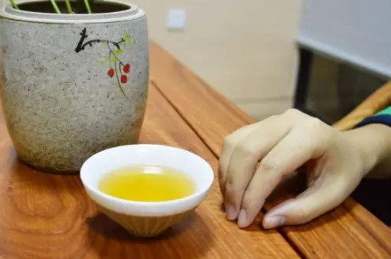 女人喝茶要行扣茶禮嗎，叩茶禮女士能用嗎？