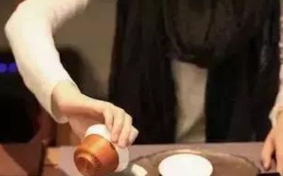 三才蓋碗的正確拿法，三才蓋碗抓碗法圖解