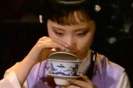 女士喝茶優(yōu)雅姿勢(shì)，女士正確喝茶姿勢(shì)禮儀