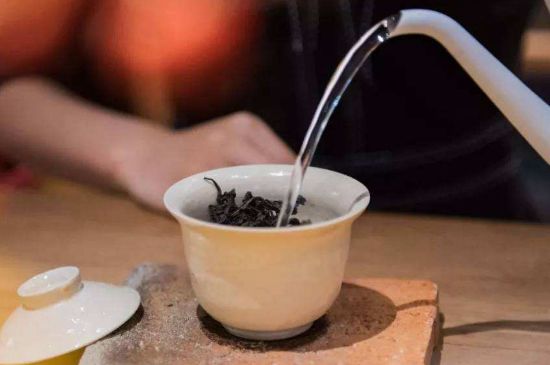 牛欄坑肉桂需不需要洗茶，武夷巖茶肉桂需要洗茶嗎？