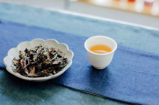 福鼎白茶能長時間悶泡嗎，老白茶可以悶著喝嗎？