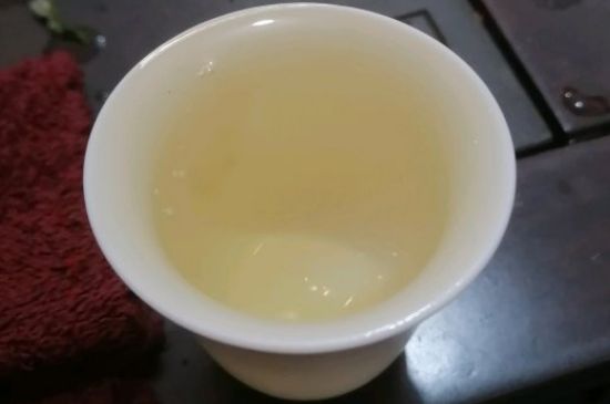 春茶上市白茶的好壞怎么區(qū)分，春白茶怎么分辨好不好？