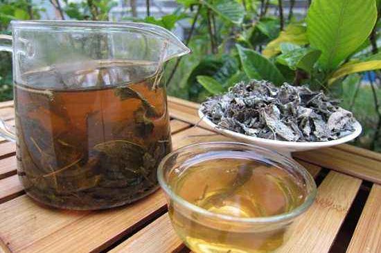 怎樣辨別莓茶發(fā)霉了，莓茶發(fā)霉和白霜的區(qū)別