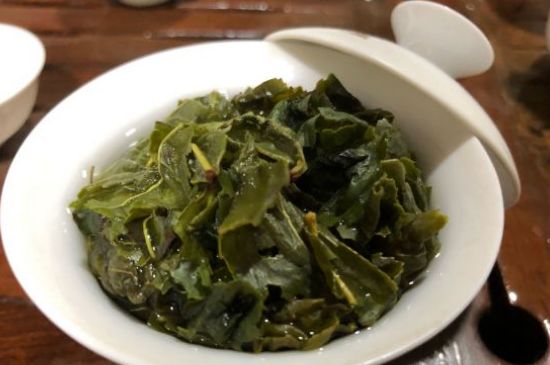 香精茶喝多了會怎么樣，茶葉加香精有什么害處？