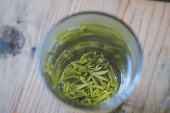 泡好的茶水放冰箱能保存多久，泡好的茶冷藏放多久？