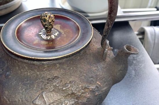 國產(chǎn)鐵壺危害，便宜鐵壺有毒嗎