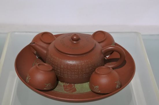 正宗紫砂壺多少錢(qián)一套，一套正宗<a href=http://m.silkroadstores.com/chaju/zisha/ target=_blank class=infotextkey>宜興紫砂壺</a>什么價(jià)格
