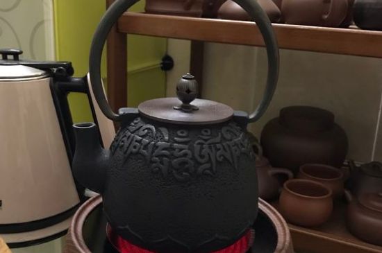 鐵壺生銹燒的水有害嗎，鐵壺內(nèi)壁生銹怎么辦