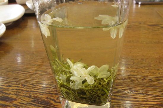 茉莉龍珠可以和什么一起泡茶，茉莉龍珠茶能加蜂蜜嗎？