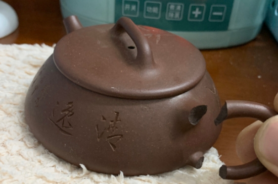 新買(mǎi)的紫砂壺為什么會(huì)裂，真的紫砂壺是不是很容易開(kāi)裂？