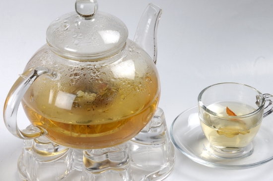 經(jīng)常菊花泡水好嗎，喝菊花茶有什么好處？