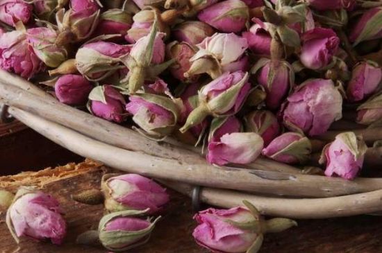 玫瑰花茶是應(yīng)該煮還是蒸，玫瑰花茶是不是煮一下效果更好？
