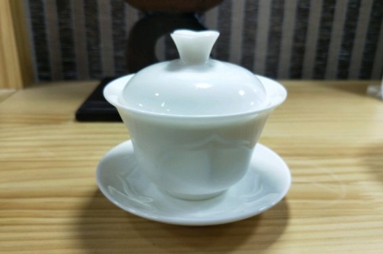 常見的七大材質(zhì)的茶具優(yōu)缺點(diǎn)，用什么材質(zhì)的茶具泡茶最好？