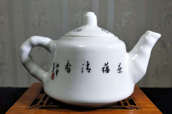 瓷壺適合泡什么茶，瓷器茶具喝什么茶好
