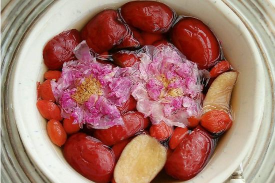 喝玫瑰花茶能祛斑嗎，玫瑰花茶有祛斑的功效嗎？