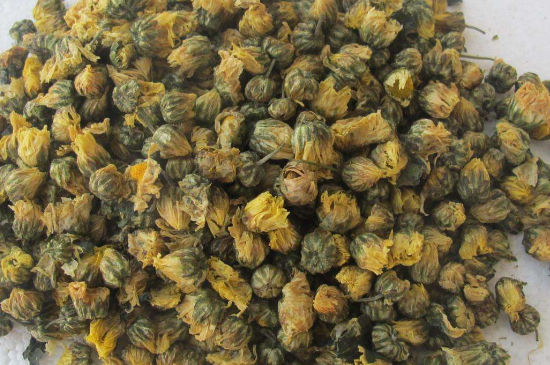 菊花茶大朵小朵有什么區(qū)別，菊花喝大朵還是小朵？