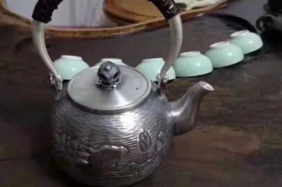 常見的七大材質(zhì)的茶具優(yōu)缺點(diǎn)，用什么材質(zhì)的茶具泡茶最好？