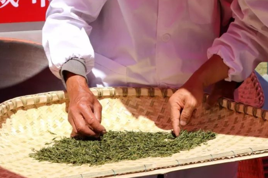 綠茶加工工藝流程圖，綠茶的加工制作包含哪幾個(gè)步驟？