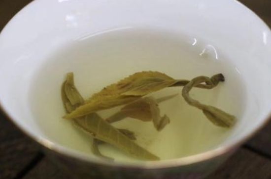 茉莉龍珠泡開(kāi)后為什么都是梗，茉莉龍珠泡開(kāi)后什么樣？