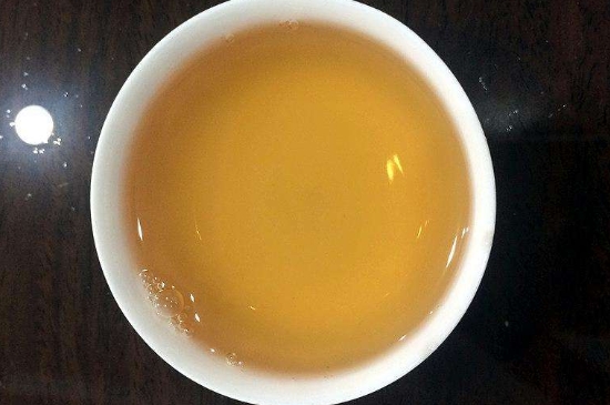 白茶三年為藥七年為寶的原理，為什么說一年茶三年藥七年寶？