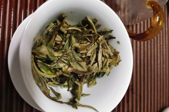 7年壽眉和2年白牡丹哪個(gè)好，老白茶壽眉與白牡丹的口感區(qū)別