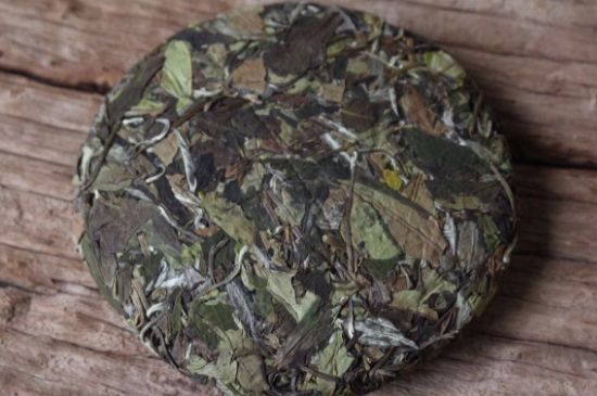 怎么撬老白茶茶餅不容易碎，福鼎白茶如何撬茶方法