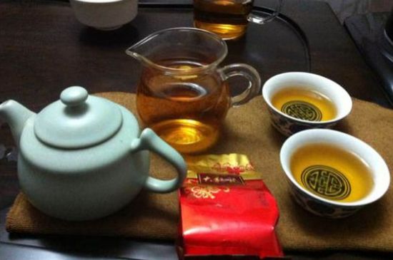 肉桂茶和大紅袍哪個貴，武夷山肉桂與大紅袍的價格比較