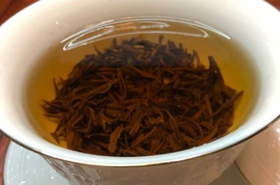 女人晚上喝紅茶好嗎，女人紅茶啥時候喝最好？