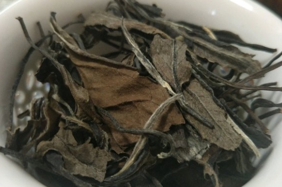 福鼎白茶貢眉和壽眉的區(qū)別，壽眉與貢眉有什么區(qū)別