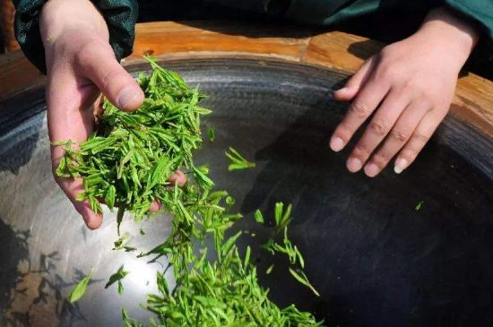 300塊錢(qián)的金駿眉能喝嗎，兩三百多金駿眉和一千多區(qū)別