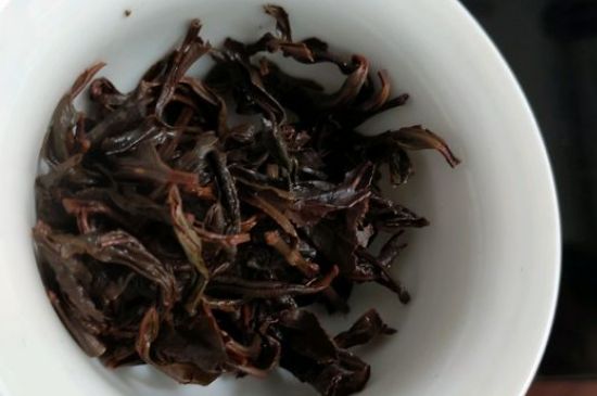 正山小種喝起來苦澀有點(diǎn)酸對嗎，正山小種發(fā)酸有害嗎