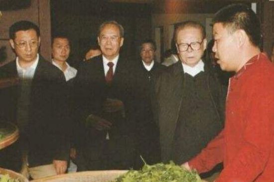 母樹大紅袍給誰喝了，為什么母樹大紅袍叫三棵六株？