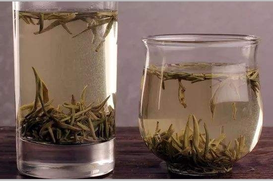 西湖龍井茶毫和發(fā)霉區(qū)別圖片，長霉的龍井茶葉會是什么樣？