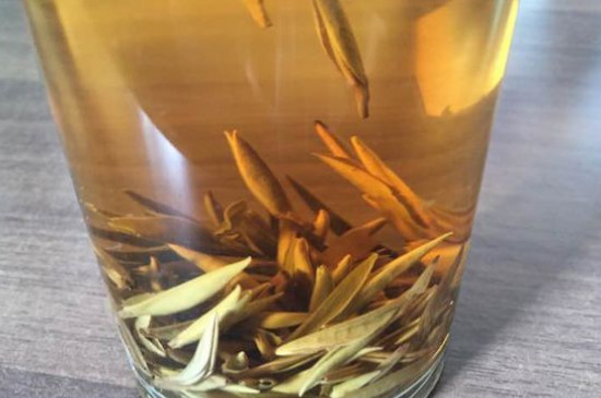 白毫銀針年份久的有什么香，陳年白毫銀針的香氣