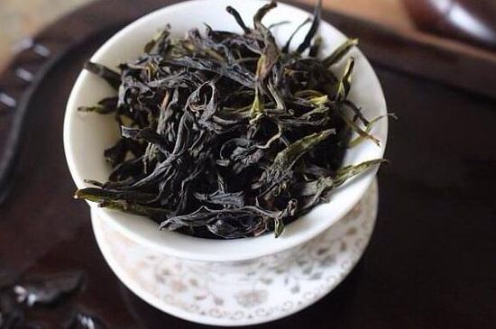 鴨屎香單叢雪片茶的特點(diǎn)，鳳凰雪片茶有什么特點(diǎn)？