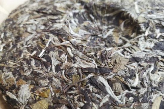 7年壽眉和2年白牡丹哪個(gè)好，老白茶壽眉與白牡丹的口感區(qū)別