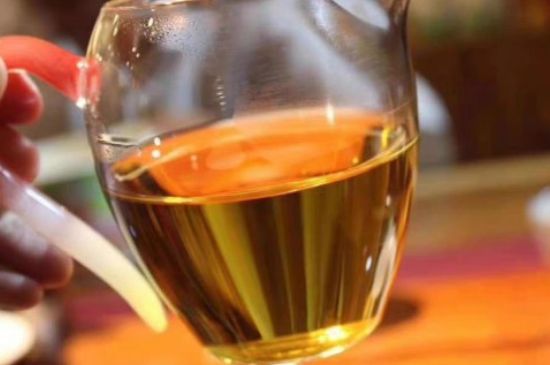 女人晚上喝紅茶好嗎，女人紅茶啥時候喝最好？